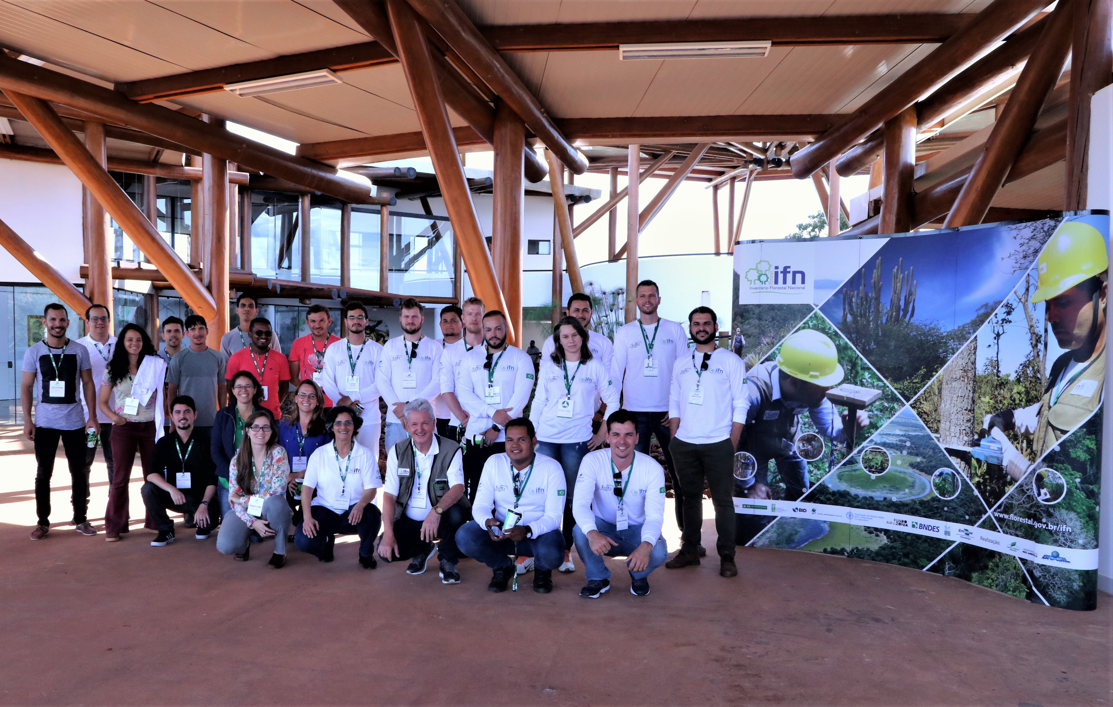 Capa_SFB capacita equipes para realizar o Inventario Florestal no Cerrado.jpg