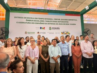 Boa Viagem (CE) recebe escola, quadra, creche e ônibus escolares
