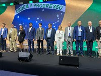 FNDE apresenta políticas e investimentos em congresso estadual de educação no Paraná