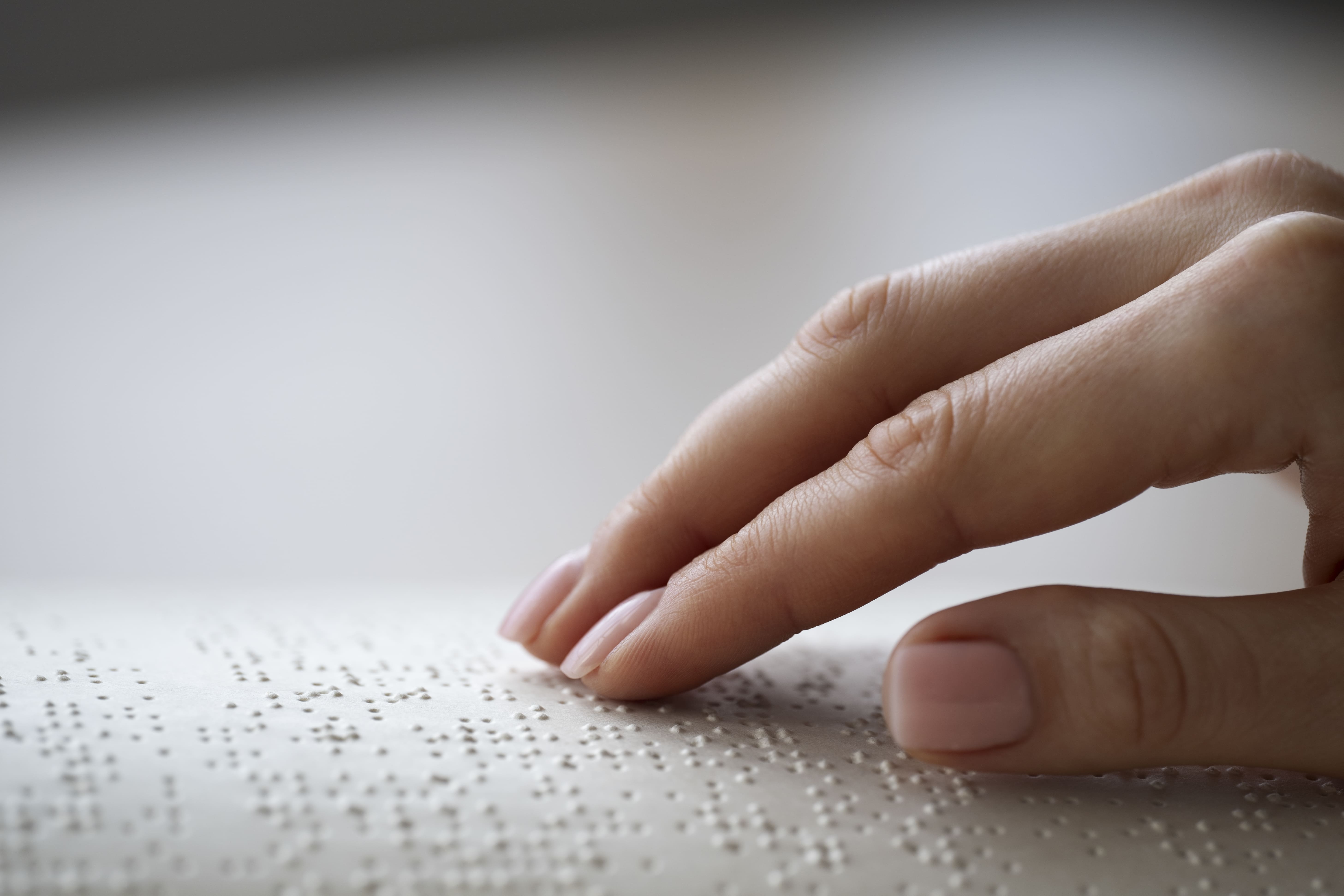 FNDE publica edital para produção de livros em Braille-Tinta
