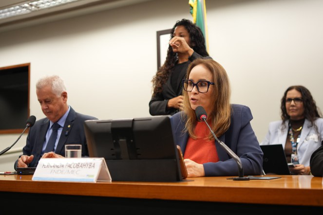 Presidente do FNDE debate educação inclusiva na Câmara dos Deputados