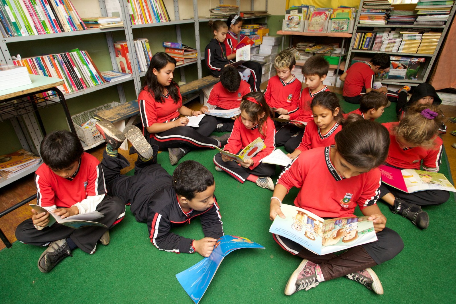 Dia do Livro Infantil: FNDE amplia acesso à leitura com investimentos e novas frentes de distribuição em 2026