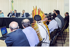 Mesa de diálogo entre governo, indígenas e ruralistas