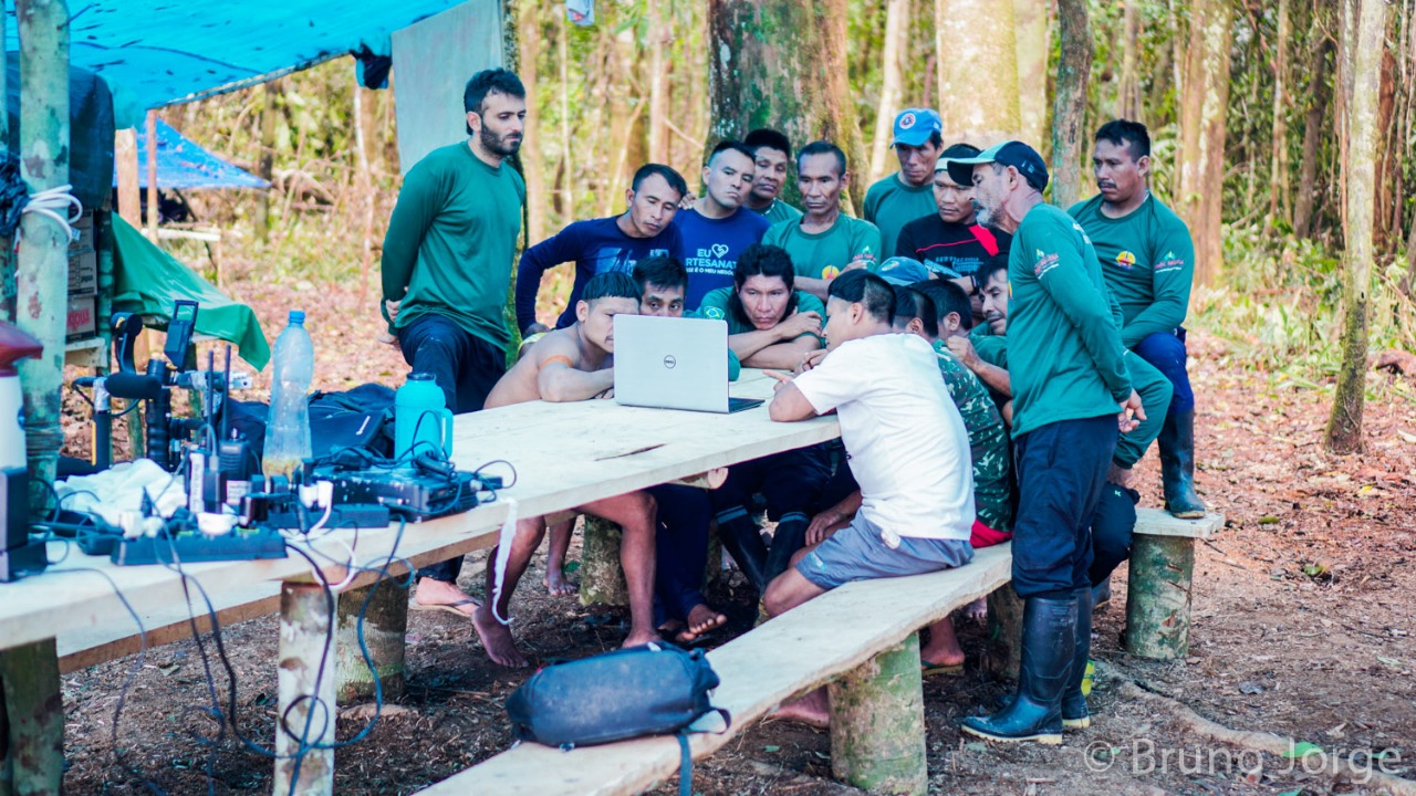 Equipe da expedicao se preparando