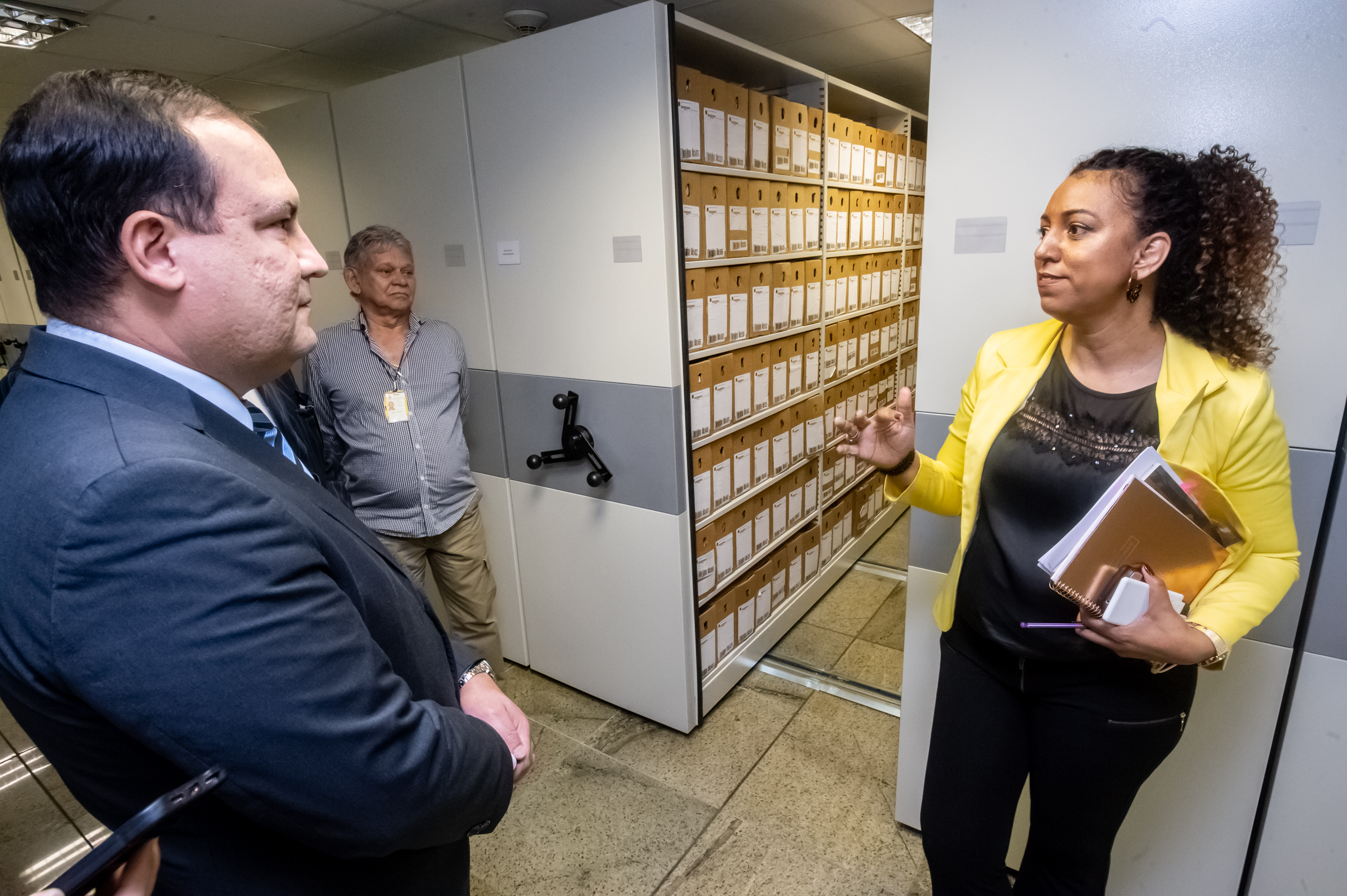 PresidenteMarceloXavier visita BibliotecaCGGE-Foto MarioVilela-Funai (4)