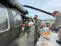 Força-tarefa do Governo Federal inicia entrega de mais de 22 toneladas de alimentos a indígenas Yanomami