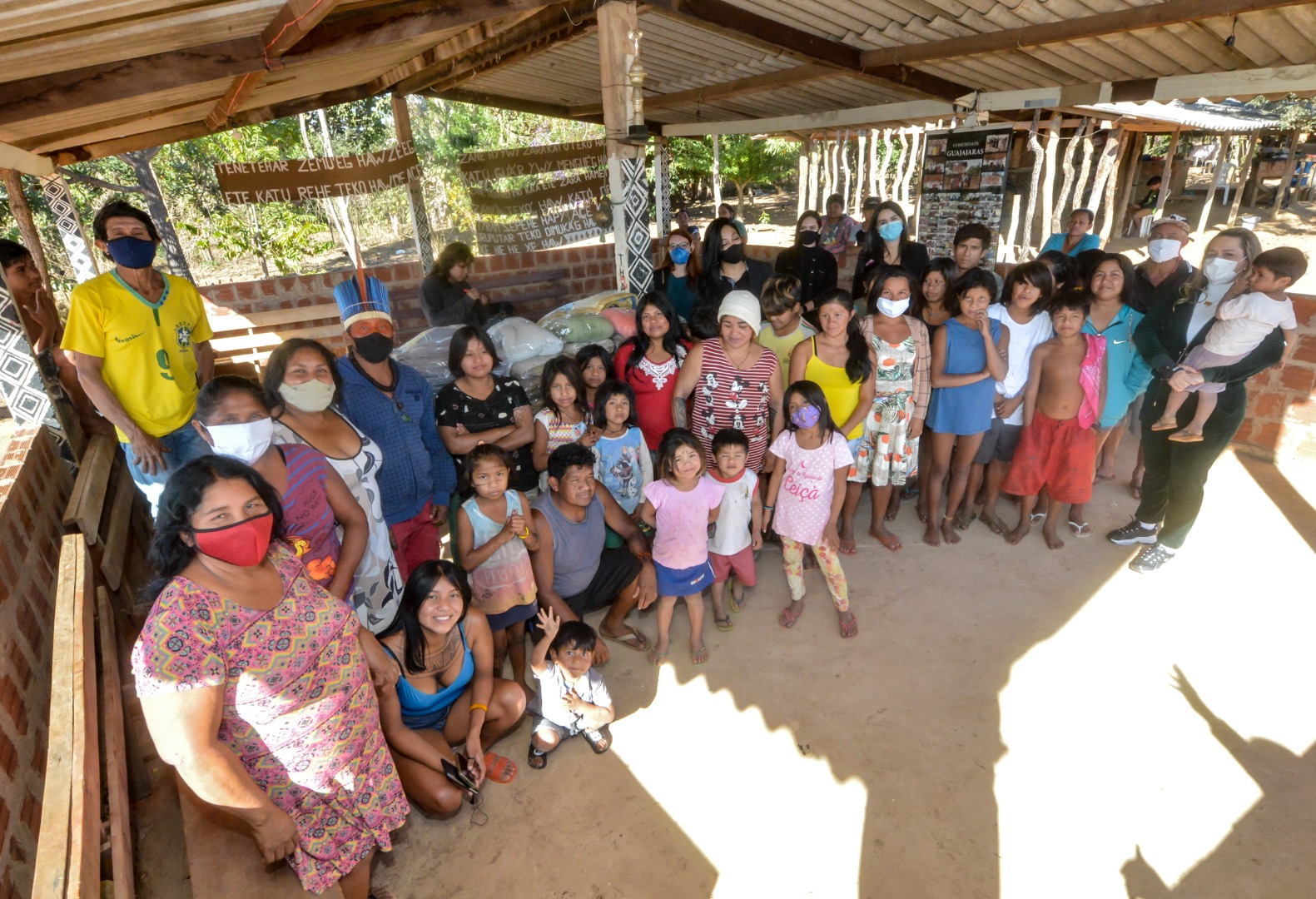 Campanha do agasalho, entrega Aldeia Teko Haw (Noroeste) © Mário Vilela » Funai-5.jpg