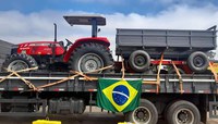 Funai entrega trator para comunidades indígenas no Mato Grosso do Sul