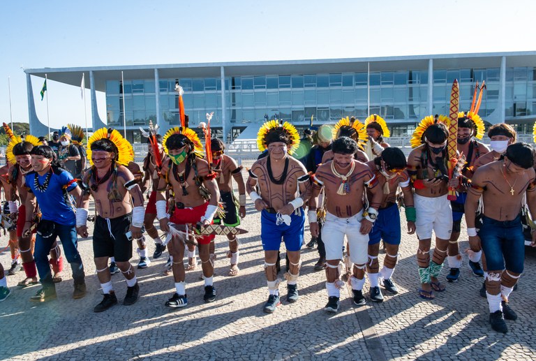  Indígenas em apoio à Funai com Bolsonaro  © Mário Vilela » FUNAI  (1).jpg