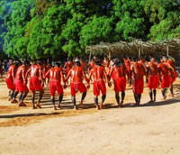 No Mato Grosso, indígenas da etnia Xavante realizam rituais tradicionais