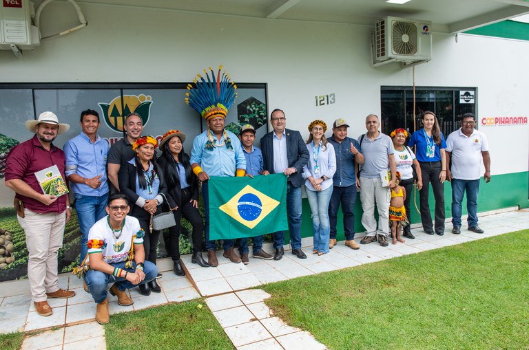 Viagem Campo Novo dos Parecis - BNDS e Caixa © Mário Vilela » Funai-95.jpg