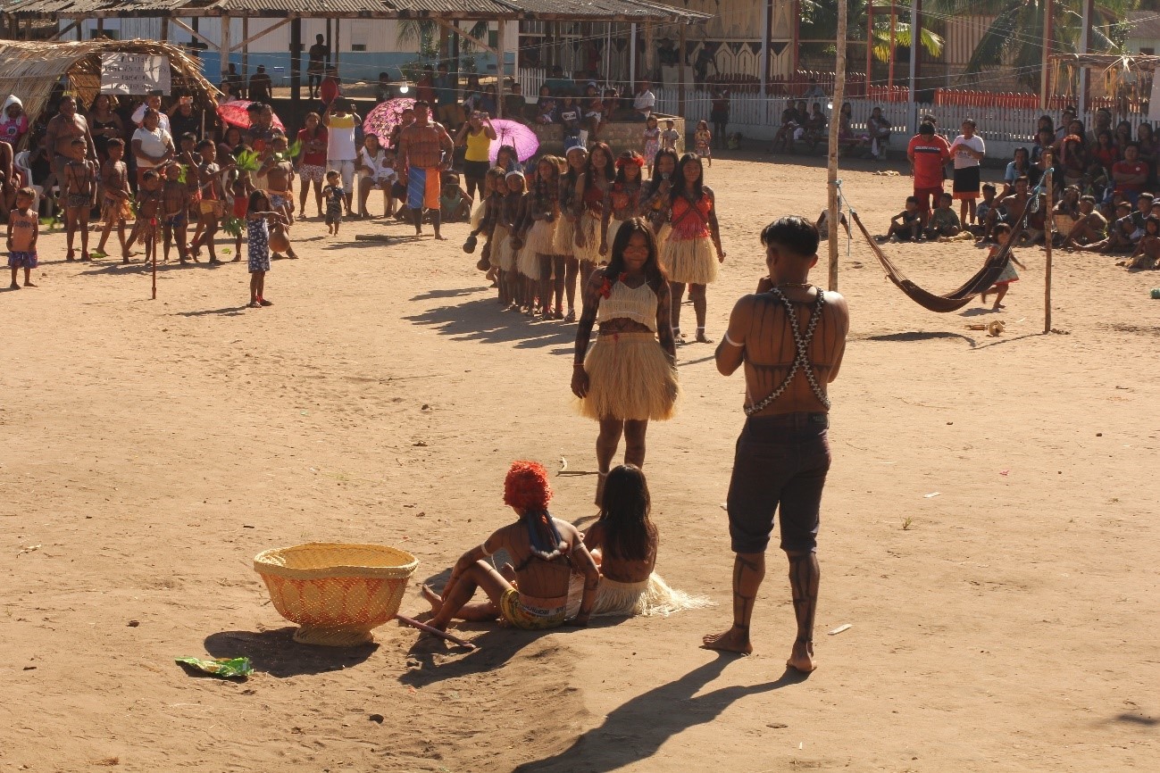 Figura 15 - História do surgimento da anta bio apresentada pela escola Karu Buray, da aldeia Estirão das Cobras. Foto Anderson Moreira.jpg