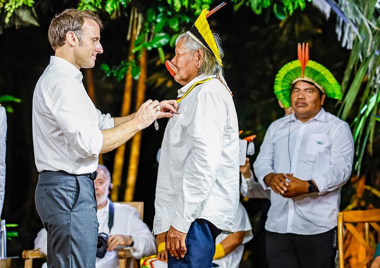 Encontro com lideranças indígenas e cerimônia de condecoração do líder indígena Raoni - Foto Ricardo Stuckert _PR (1).jpg