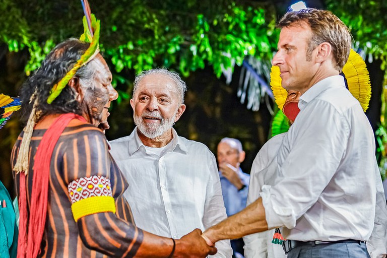 Encontro com lideranças indígenas e cerimônia de condecoração do líder indígena Raoni - Foto Ricardo Stuckert _PR (5).jpg