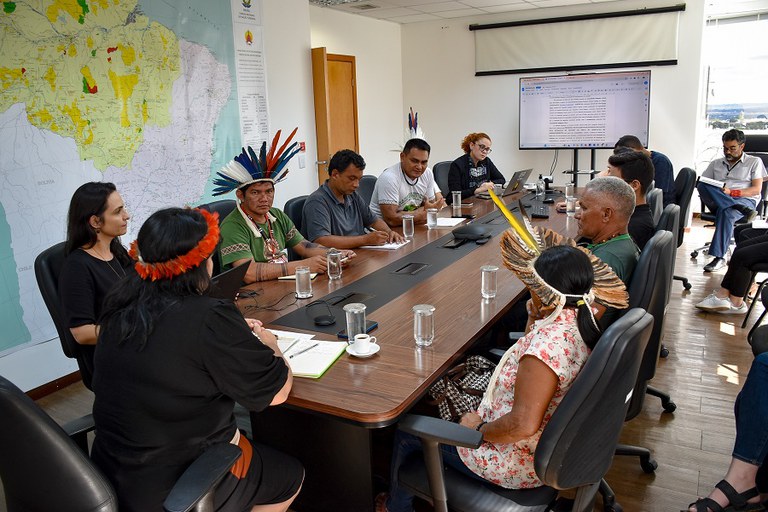 Reunião com a organização das lideranças Indígenas Mura de Careiro - OLIMCV - foto José Rui Gavião (4).jpg