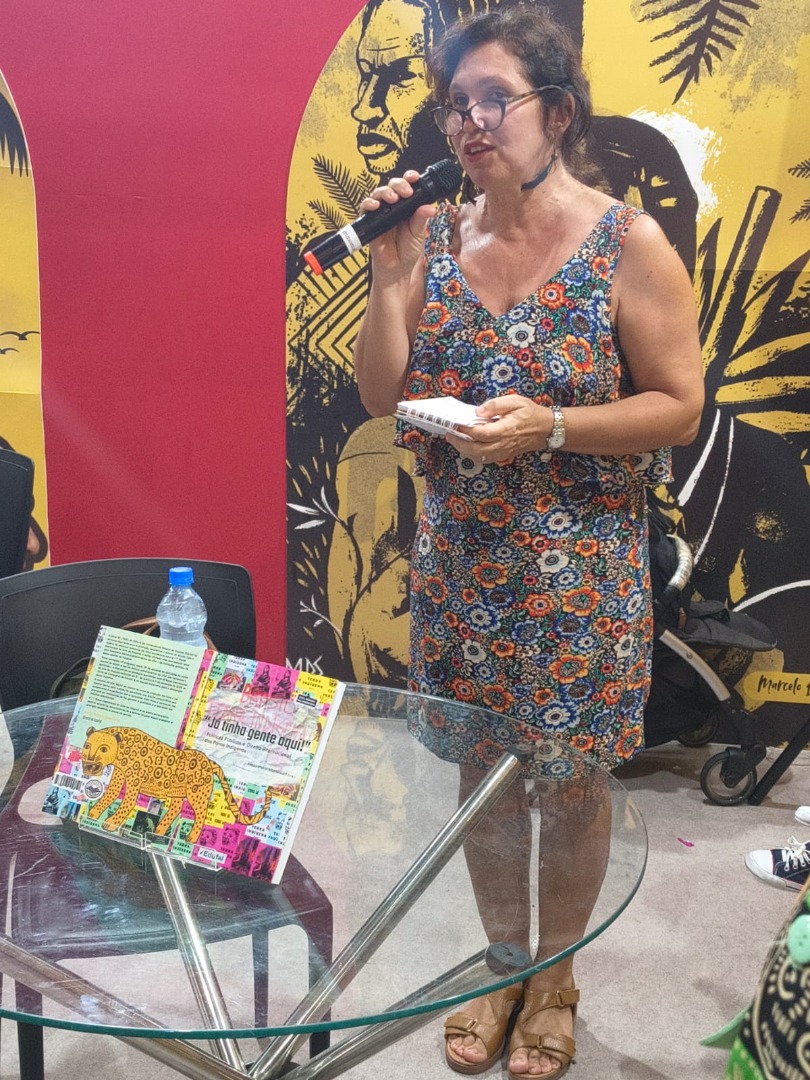Alessandra Marchioni - professora UFAL e organizadora do livro - Foto Ianá Oliveira.jpg