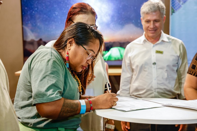 17.11.2025 - COP30 - Assinatura de TED sobre segurança alimentar @ Mayra Wapichana_FUNAI-4.jpg