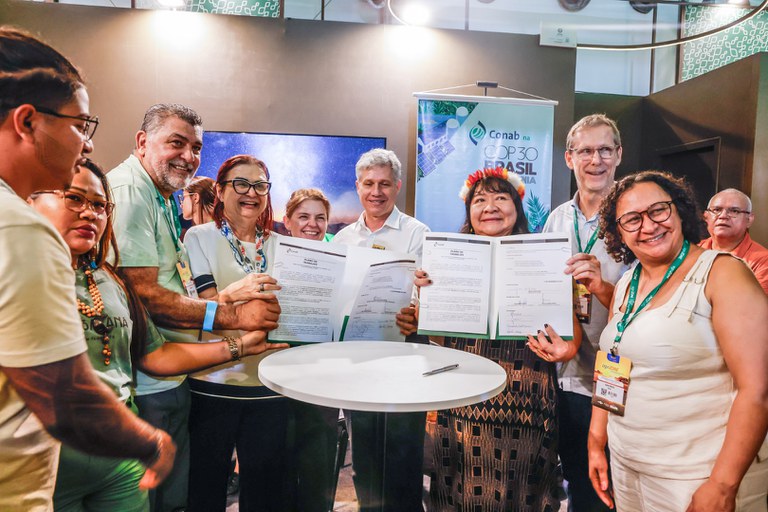 17.11.2025 - COP30 - Assinatura de TED sobre segurança alimentar @ Mayra Wapichana_FUNAI-5.jpg