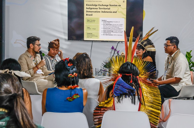 18.11.2025 - COP30 - Troca de conhecimentos sobre Demarcação de TI -Indonésia e Brasil  @ Mayra Wapichana_FUNAI   (6).jpg