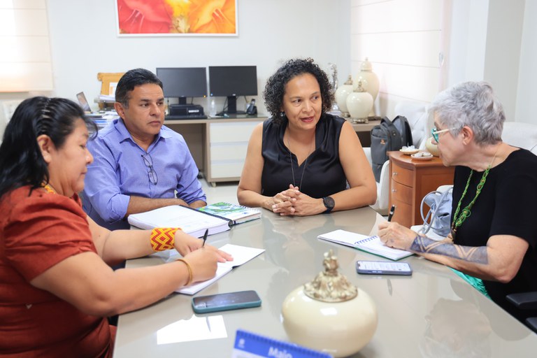 25.04.2025 - Entrega de relatório do Diagnóstico da Educação Indígena pelo TCERR - Foto Mayra Wapichana (1).JPG