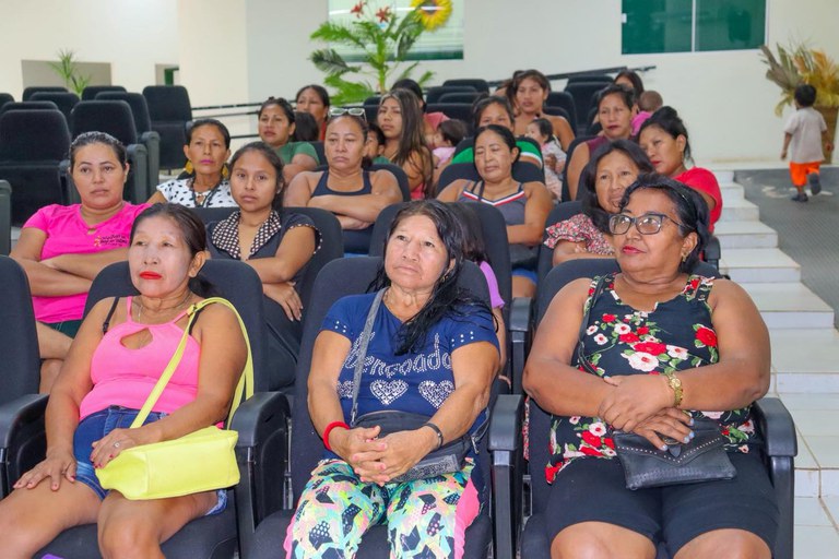 Encontro-das-Mulheres-Jaminawa-fortalece-cultura-renda-e-protagonismo-feminino-em-oficina-de-artesanato-2.jpg