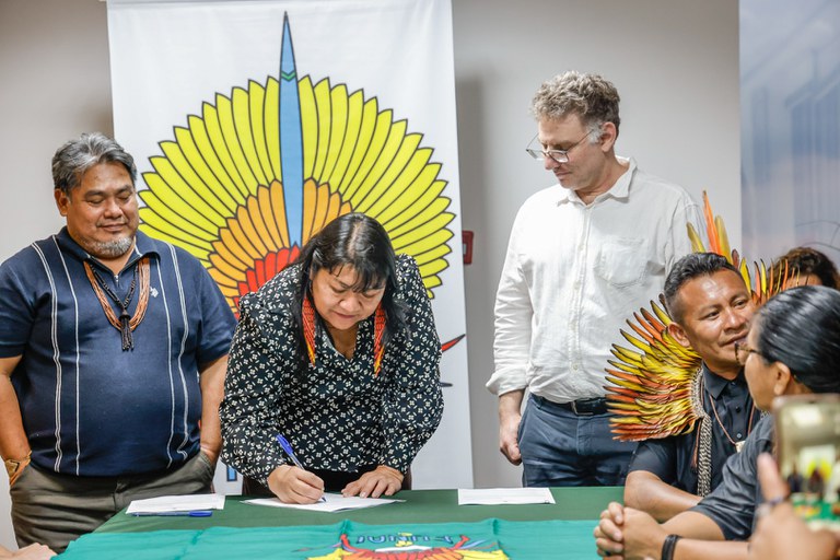 15.10.2025 - Assinatura ACT - Funai, COIAB, TNC @ Mayra Wapichana_FUNAI-23.jpg