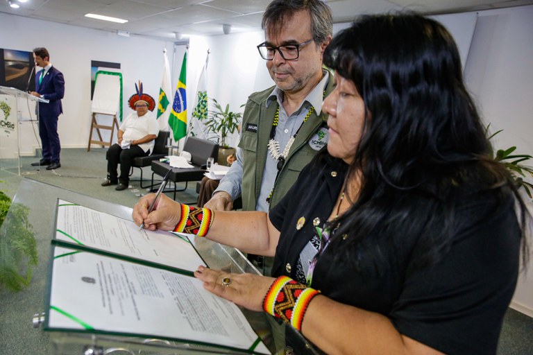 1 -Assinatura da instrução norminativa FUNAI ICMBio @ Mário Vilela_FUNAI-39.jpg