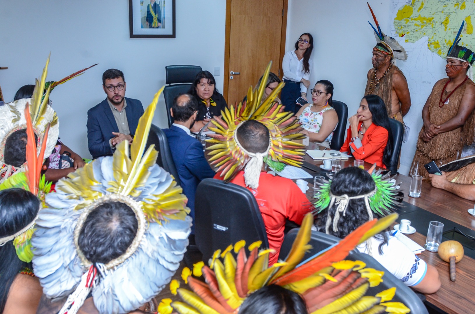 30.10.2025_-_ReuniA3o_com_LideranA7as_IndADgenas_PataxB3_e_TupinambA1_C3%A1rio_Vilela__FUNAI-31.jpg