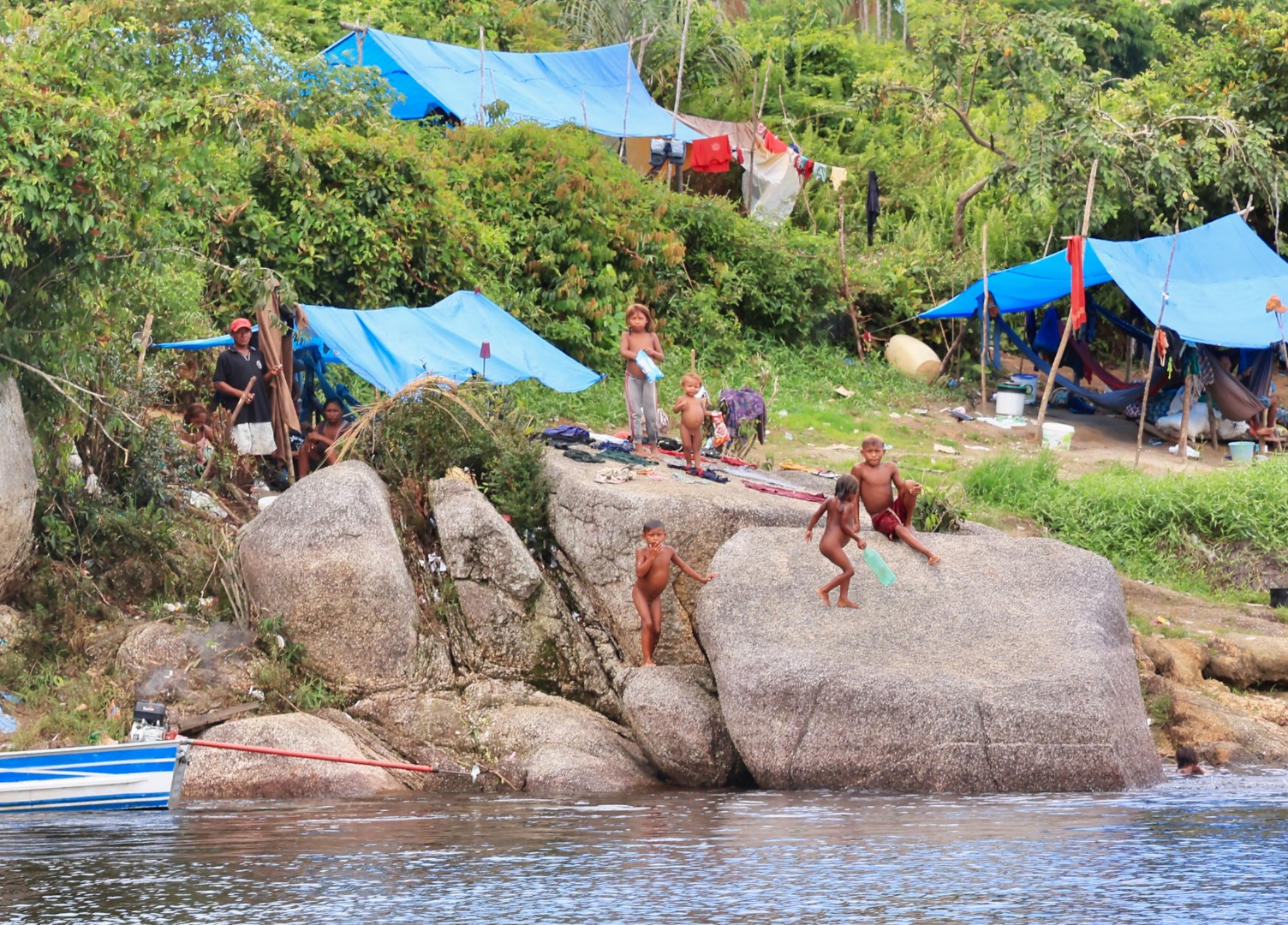 22.02.2024 -Visita ao acampamento de indígenas Hupda às margens do Rio Negro - Foto Mário Vilela (9).JPG