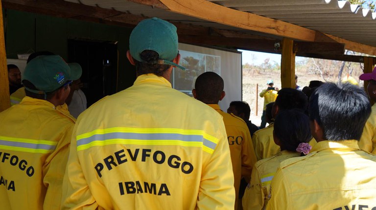 Brigadistas em momento coletivo.jpeg