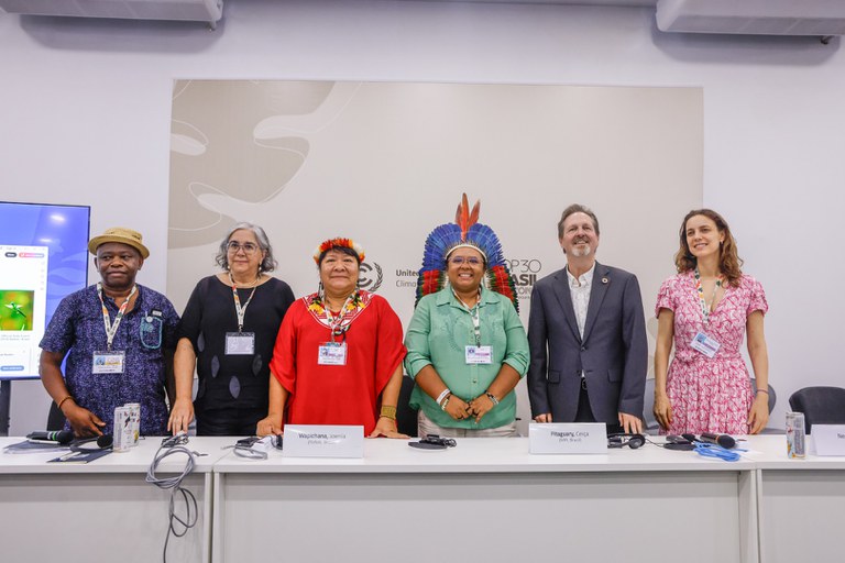 18.11.2015 - COP30 - Florestas Primária em Risco - Ação Global @ Mayra Wapichana_FUNAI (7).jpg