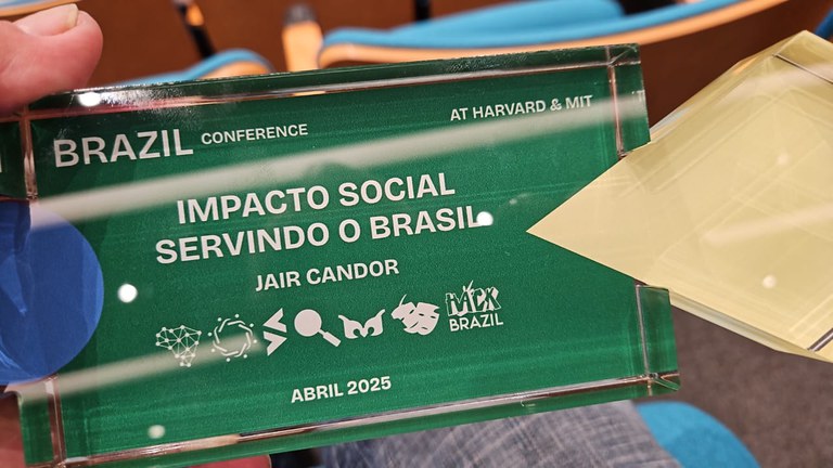 12 e 13.04.2025 - Premiação de Jair Candor nos Estados Unidos - Foto Divulgação  (1).jpeg