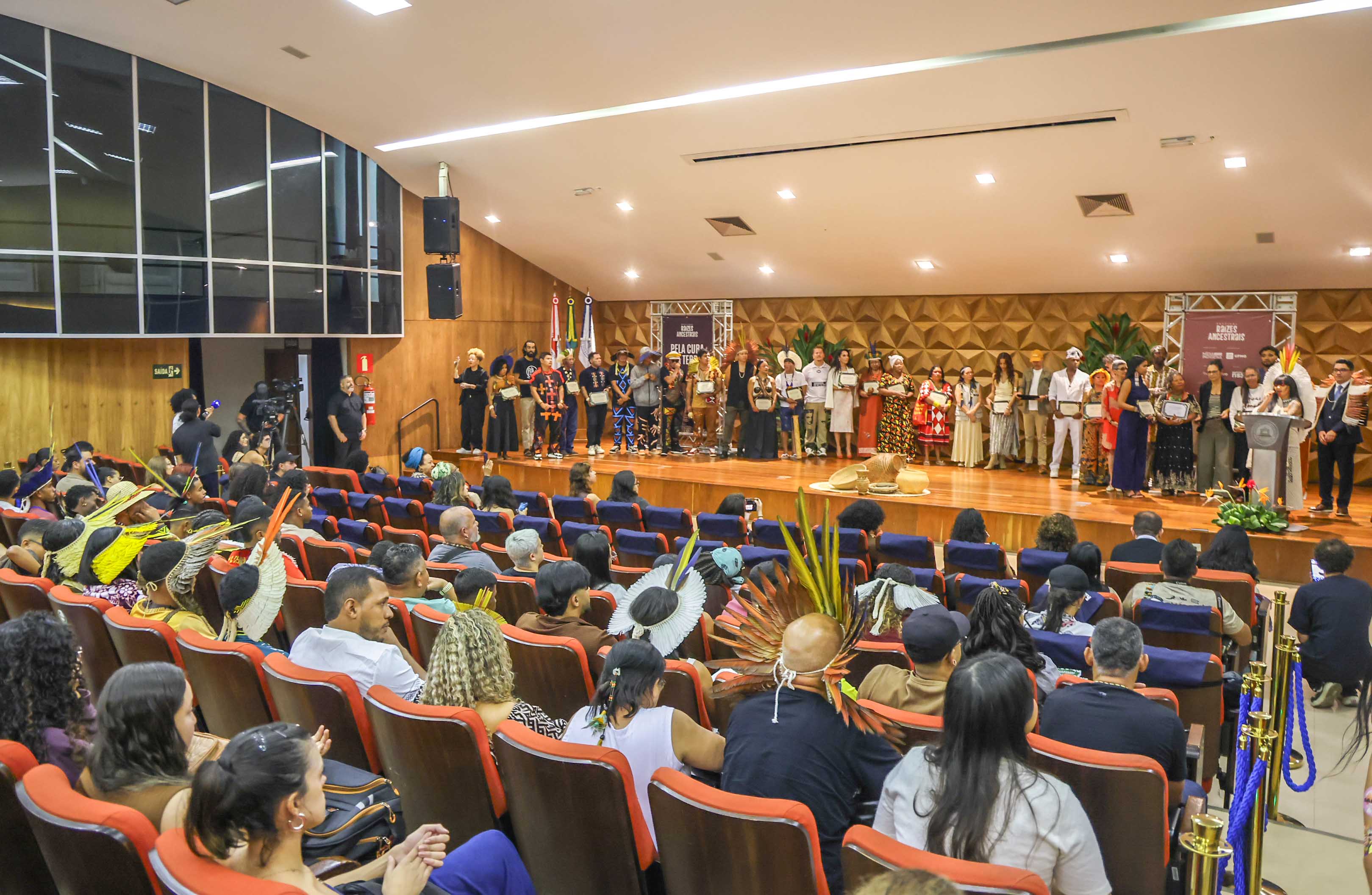 pessoas em um auditório