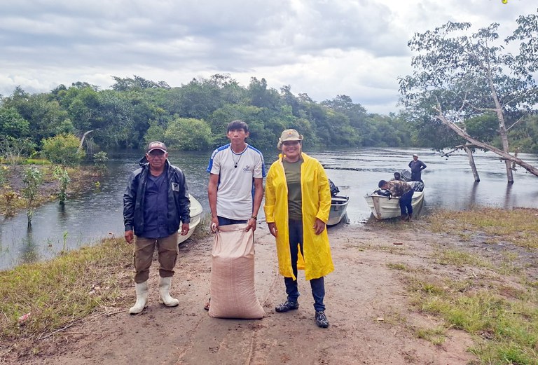 Entrega de sementes de milho - povo Kawaiweté @ divulgação_FUNAI (3).jpg