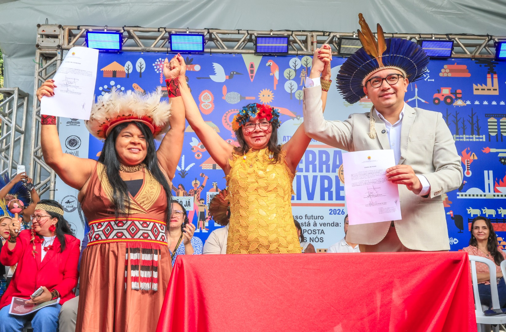 Durante o ATL, Lucia Alberta Baré é empossada como nova presidenta da Funai e assina novos atos administrativos