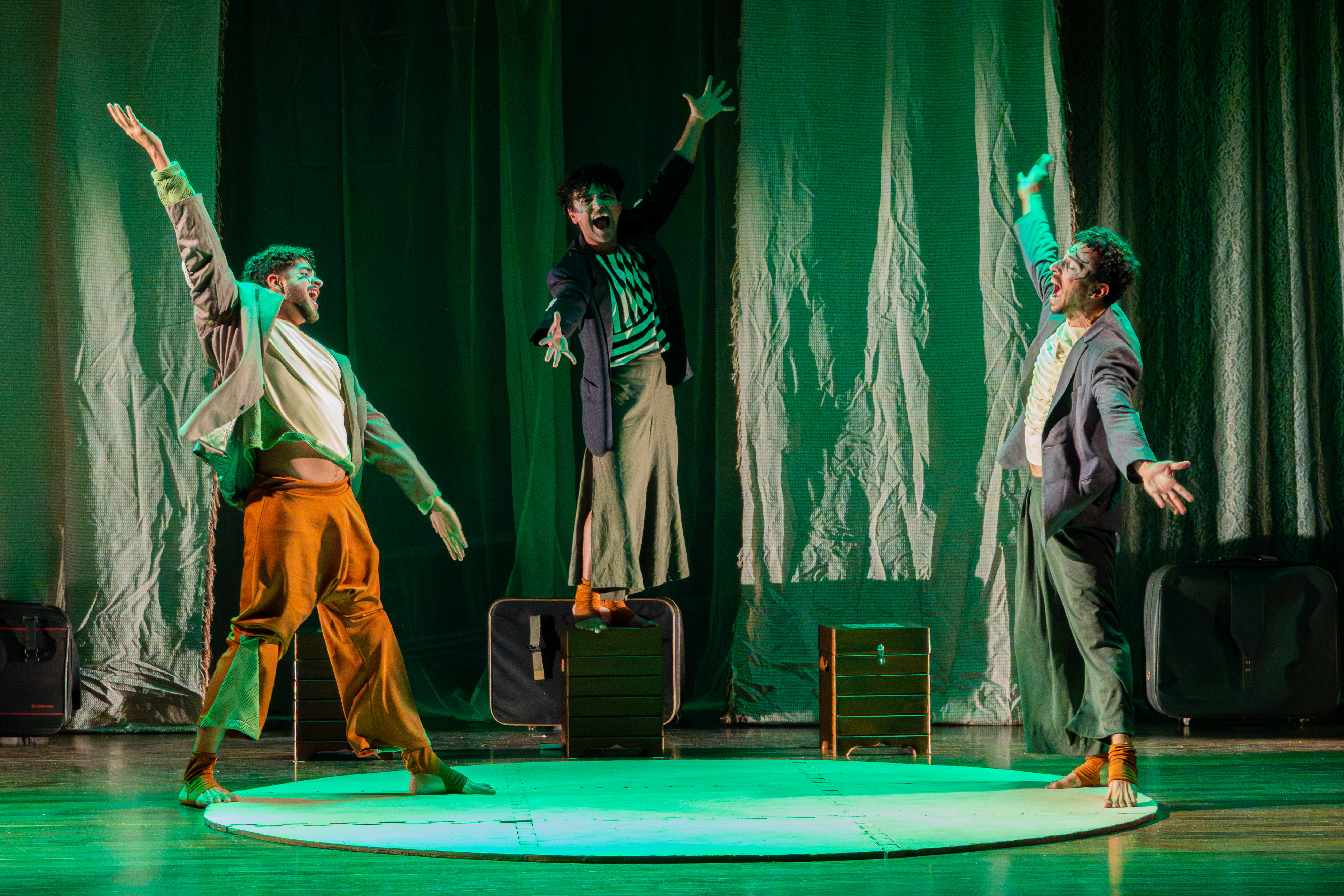 Programação de Outubro do Teatro Cacilda Becker