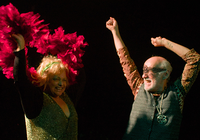 “Analógicas - Uma autoficção sobre a passagem do tempo” propõe reflexão sobre o ofício do teatro e a geração 60+