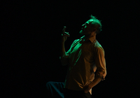 A dança como memória viva: Carlos Arão celebra 40 anos de trajetória no espetáculo “Rastros & Convidados”