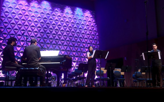 Interpretação de 'Gota Serena', de - Paulo Costa Lima. Piano Felipe Senna. Clarineta Camila Barrientos. Flauta Renan Dias Mendes. Foto Walda Marques