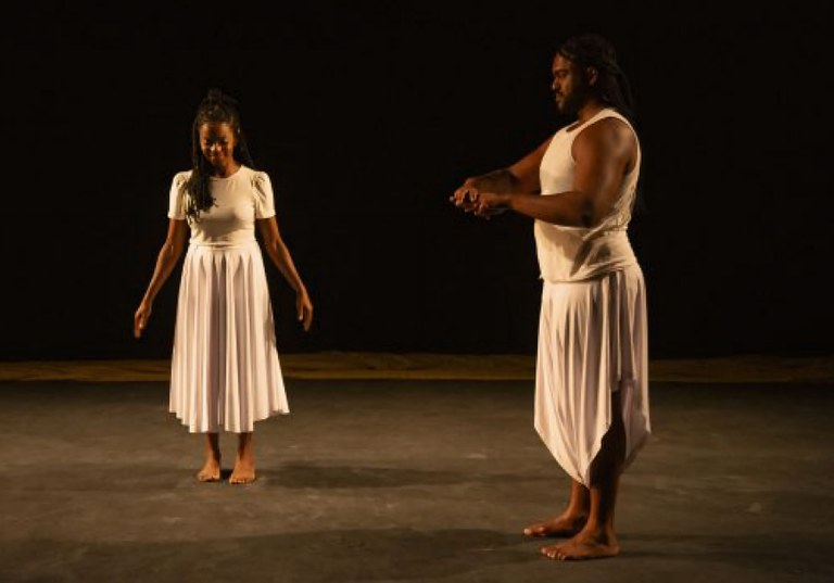 Espetáculo 'Corpo, preto, surdo: Nós estamos aqui!' - foto: Guto Muniz