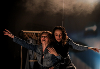 Complexo Funarte SP recebe o espetáculo Eu sou Thelma e ela é minha Louise