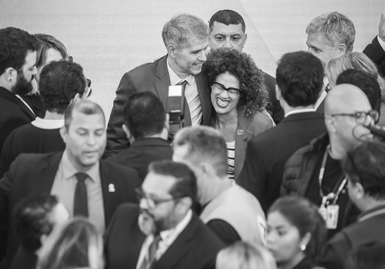 Presidenta da Funarte Maria Marighella na posse do novo secretário de comunicação Sidônio Palmeira (foto: Filipe Araújo)