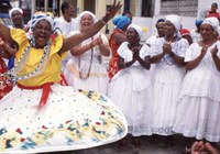 Funarte e UFRJ abrem inscrições para cursos gratuitos de teatro inclusivo, hip hop e 'Sambas da Bahia'