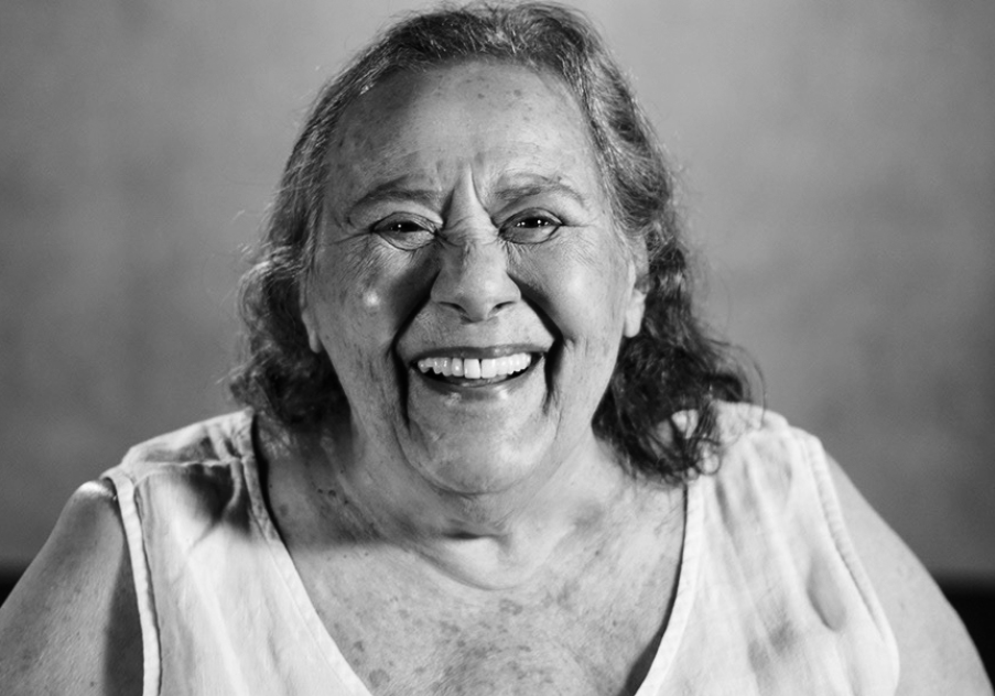 Uma das fundadoras do Grupo Galpão, atriz fez da arte estratégia de vida coletiva