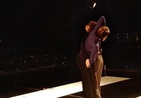 Ivana Menna Barreto e Youtci Erdos encerram a pauta anual do Teatro Cacilda Becker