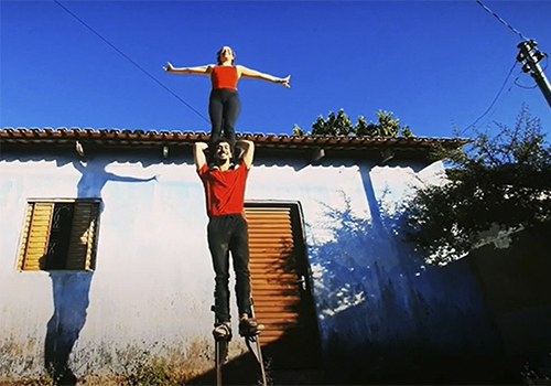 Espetáculo do Projeto Cabeça nas Nuvens, contemplado com o Prêmio Funarte Respirarte - Categoria Circo - 2020. Foto: Emily Pirmez