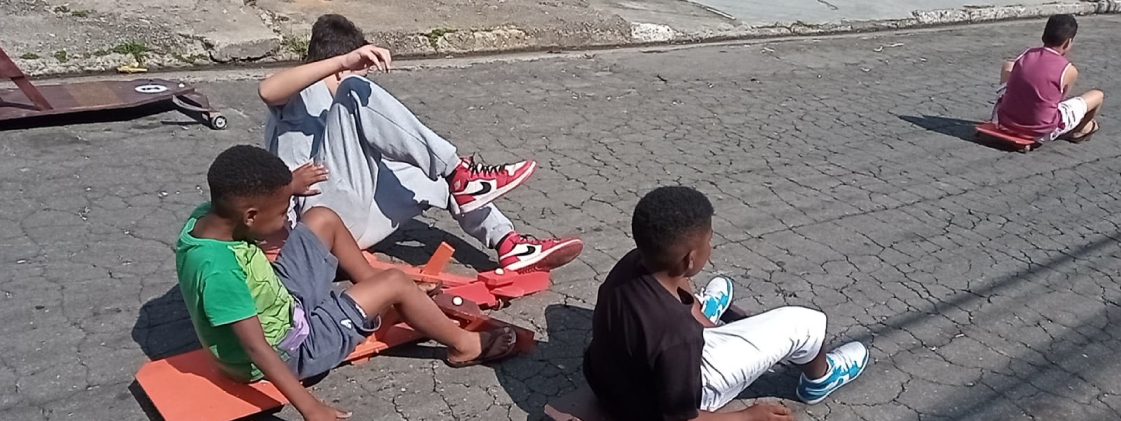 A prática do brincar no espaço público vira tema de oficina em São Paulo