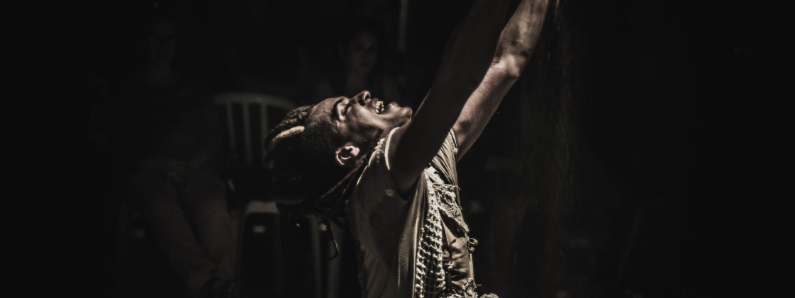 Espetáculo teatral ‘Arraigada’ estreia no Teatro de Arena, em São Paulo