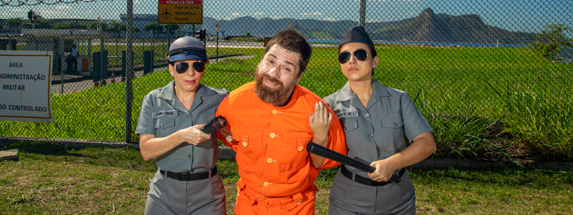 Comédia futurista discute o papel da paternidade no Teatro Dulcina, no Rio