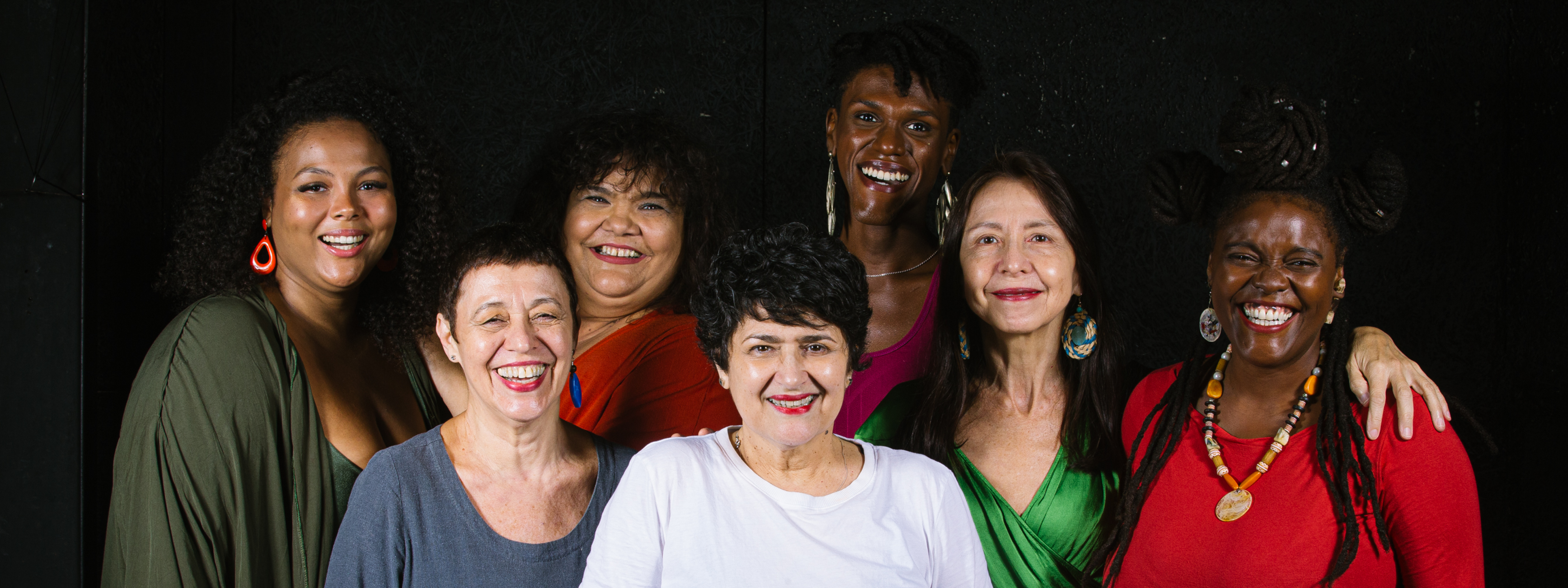 ‘Mariposas Amarillas’ traz histórias de coletividades cariocas, no Teatro Dulcina